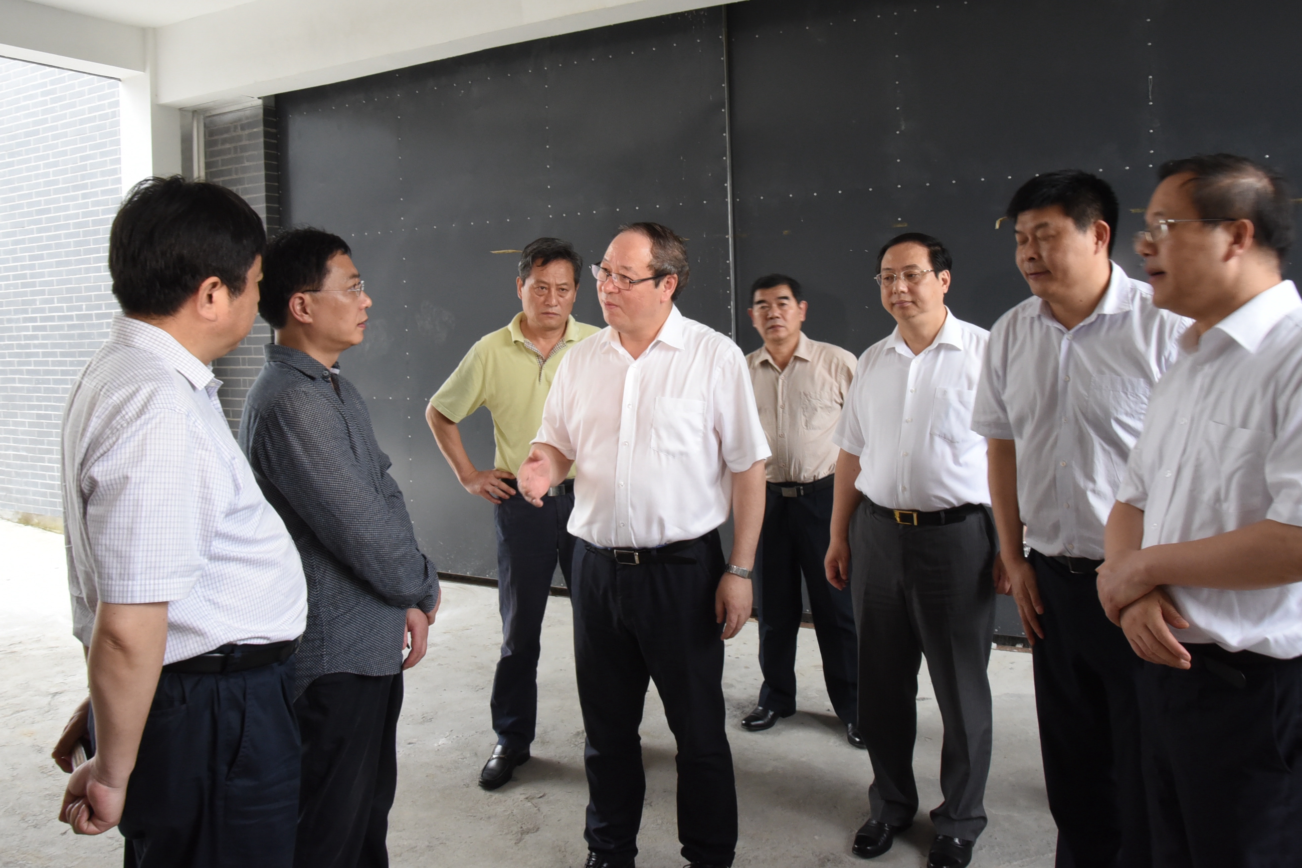 浙江省副省長(cháng)彭佳學(xué)視察浙茶集團特種茶中心