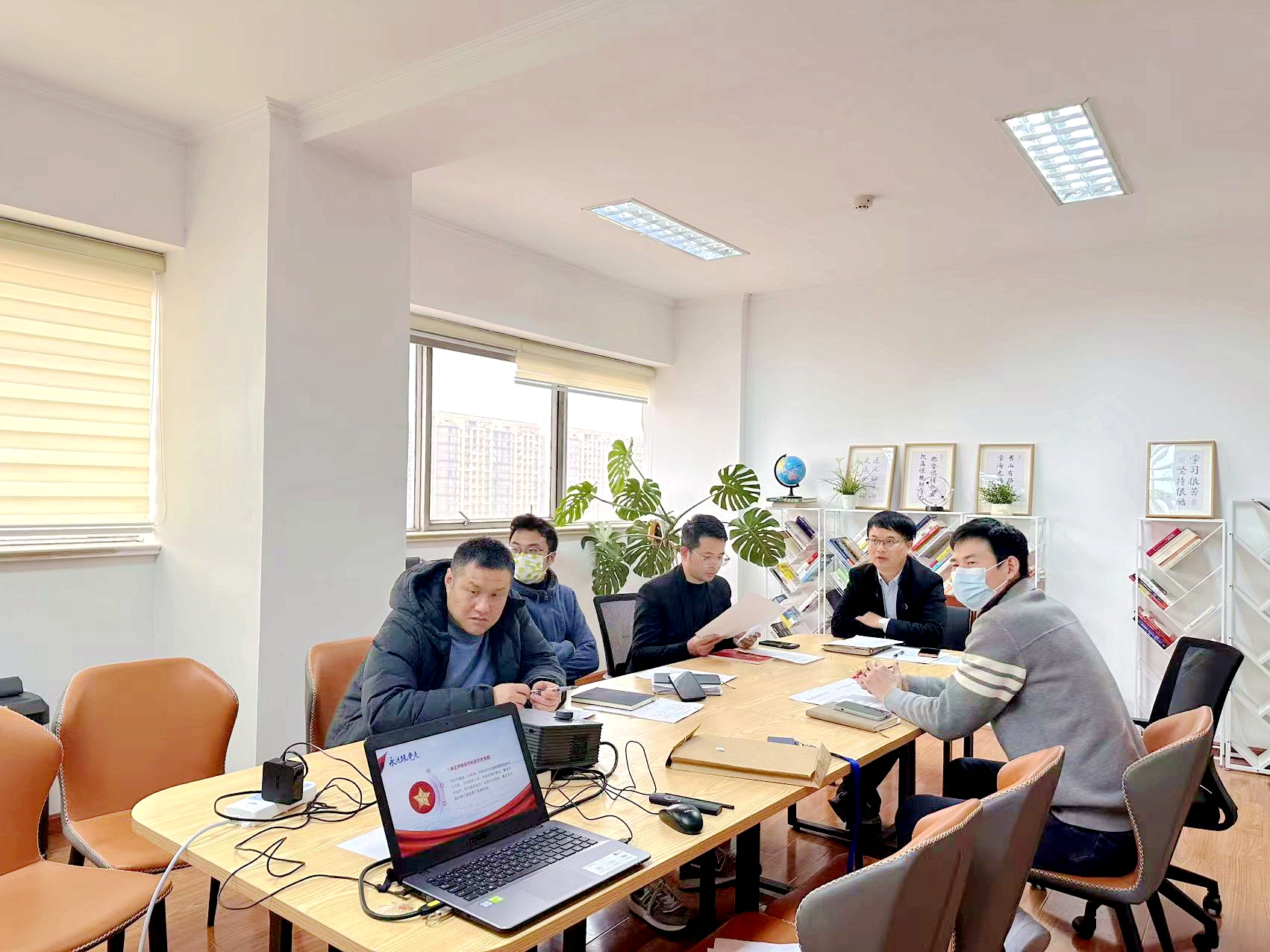 浙茶集團第一黨支部深入學(xué)習貫徹習近平總書(shū)記在全國供銷(xiāo)總社成立70周年紀念會(huì )上作出的重要指示精神