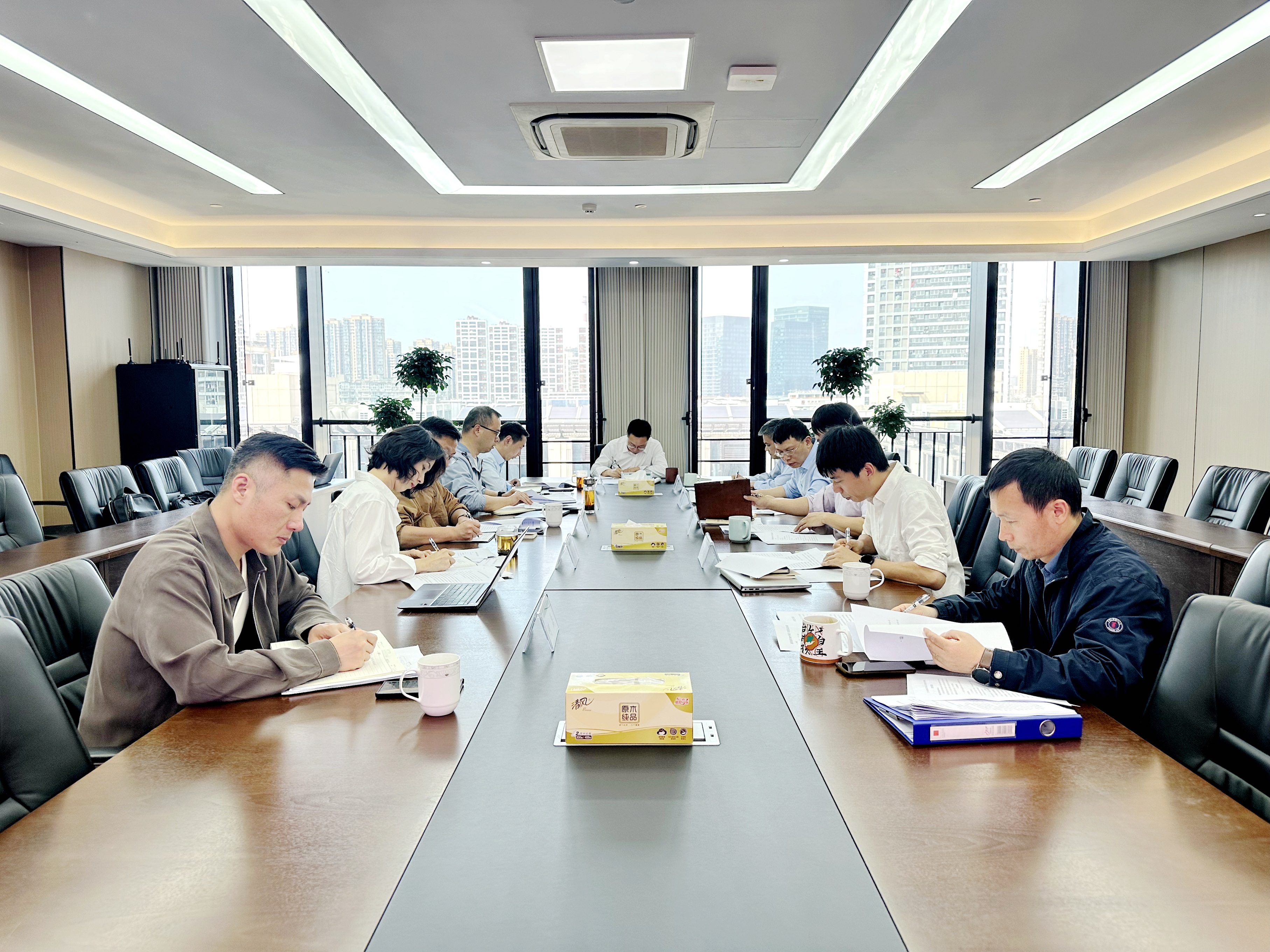 浙茶集團黨委理論學(xué)習中心組舉行專(zhuān)題研討（擴大）學(xué)習會(huì )