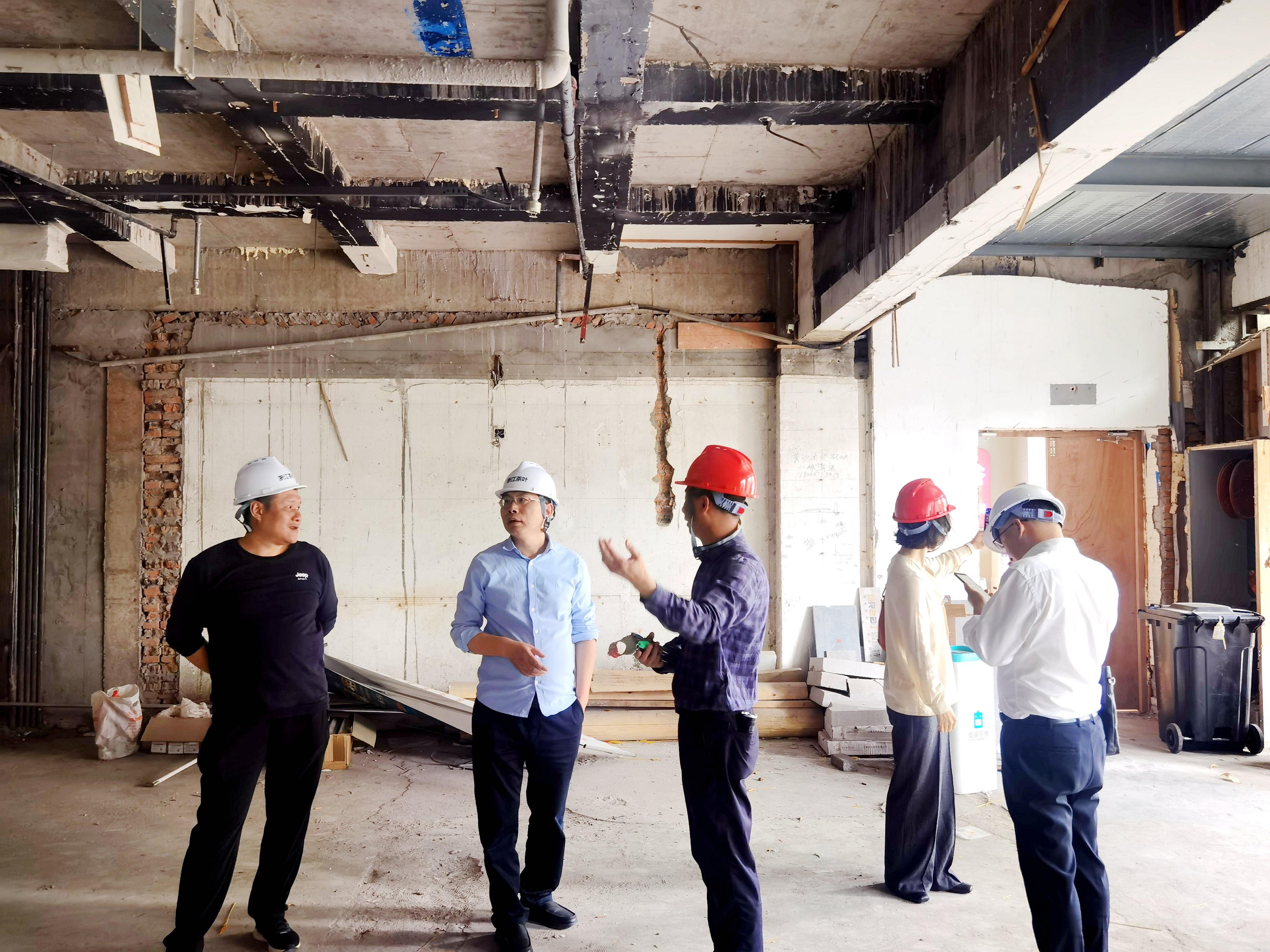 浙茶集團對茶葉大樓開(kāi)展安全檢查